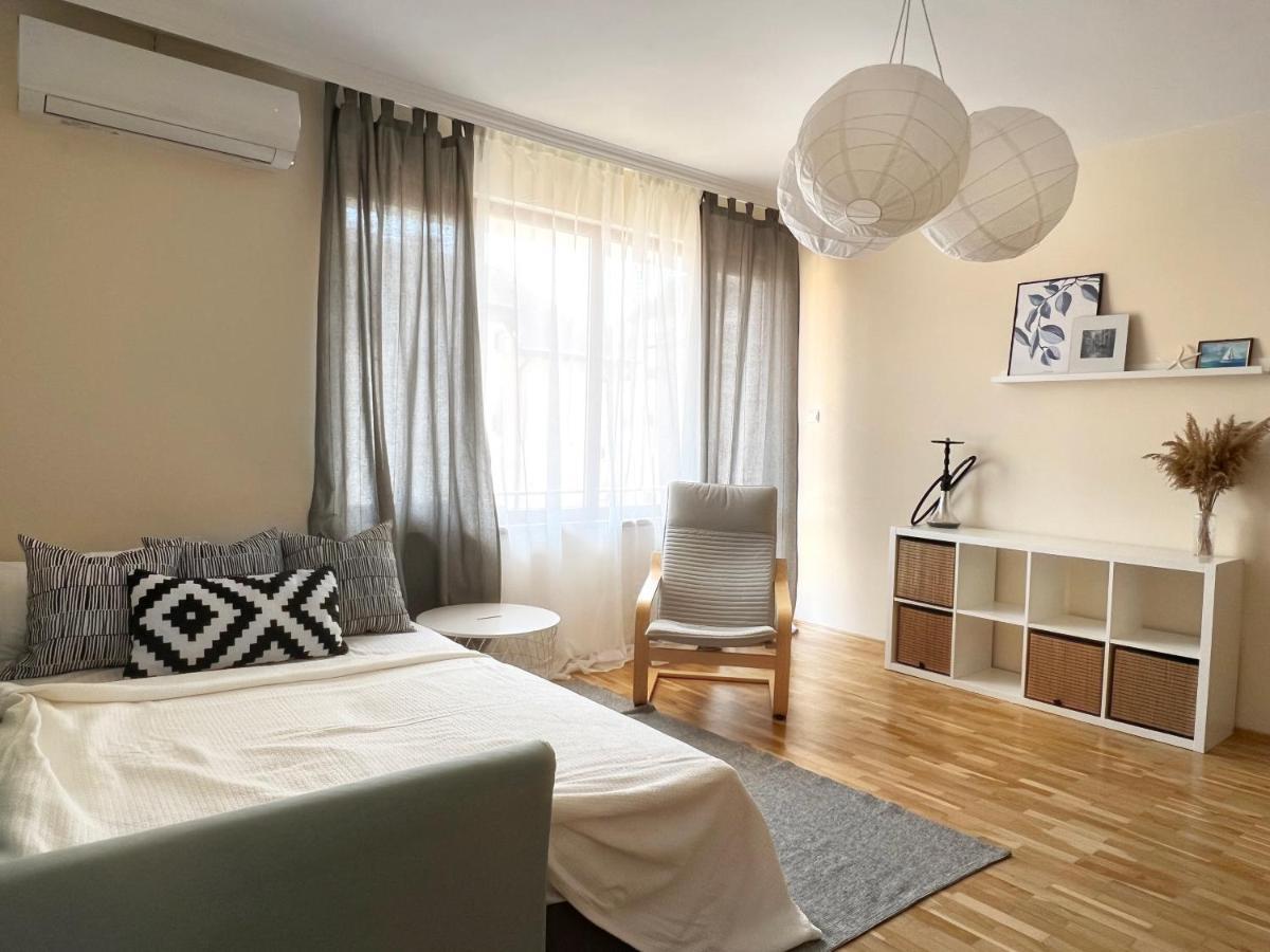 Lovely Apartment With Balcony In Pomorie Old Town By Flat Mаnаger Екстер'єр фото