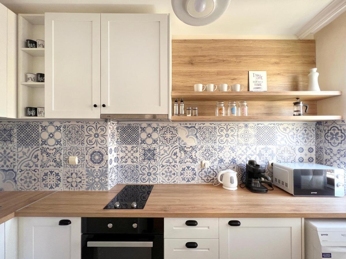 Lovely Apartment With Balcony In Pomorie Old Town By Flat Mаnаger Екстер'єр фото